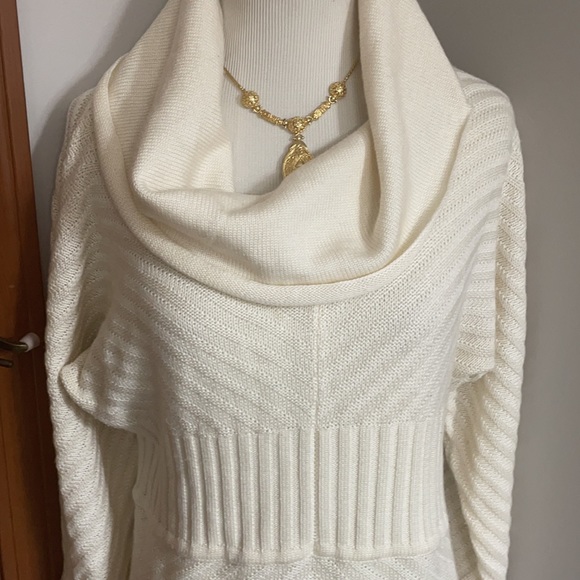 Cupio cream color sweater - Picture 2 of 11